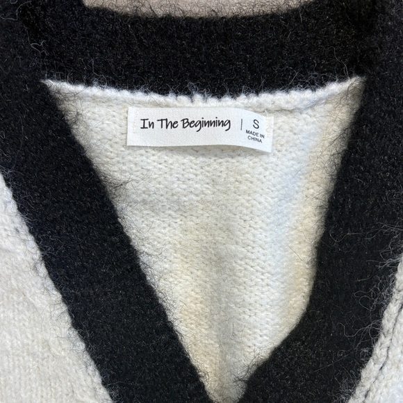 Timeless Long sleeves cardigan with button closure - Picture 5 of 9